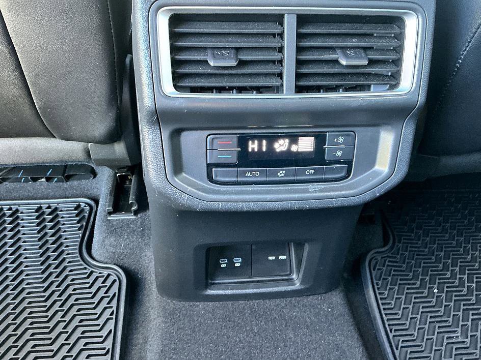 Used 2024 Volkswagen Atlas SE image 22