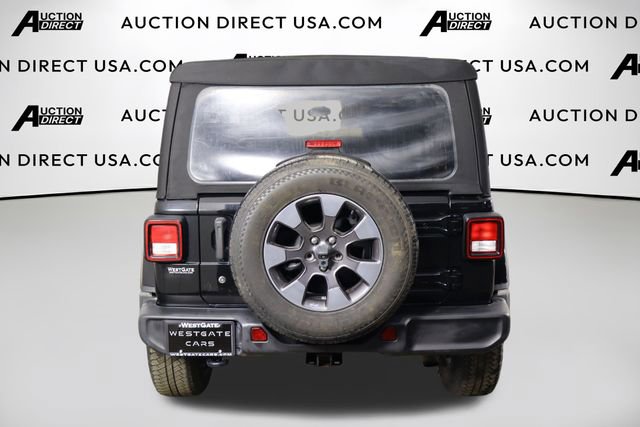 Used 2018 Jeep Wrangler Unlimited Sahara AWD/4WD video 3