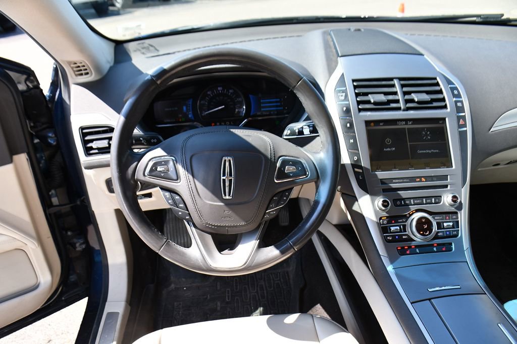 Used 2017 Lincoln MKZ Premiere image 11