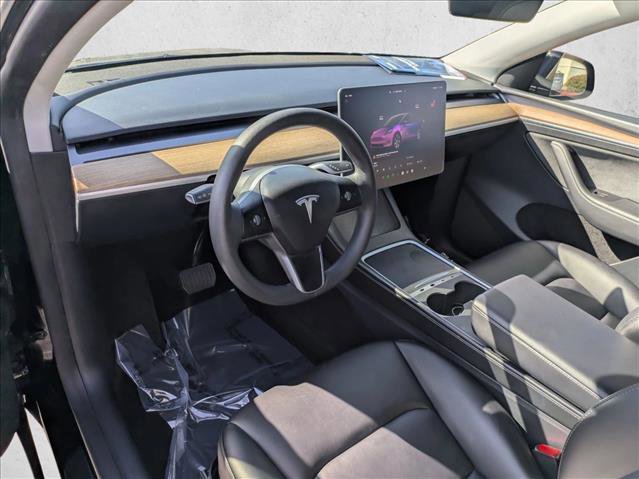 Used 2024 Tesla Model Y Long Range AWD/4WD image 10