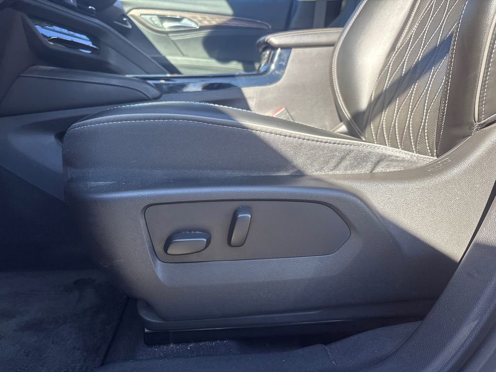 Used 2022 Buick Envision Avenir w/ Technology Package II image 18
