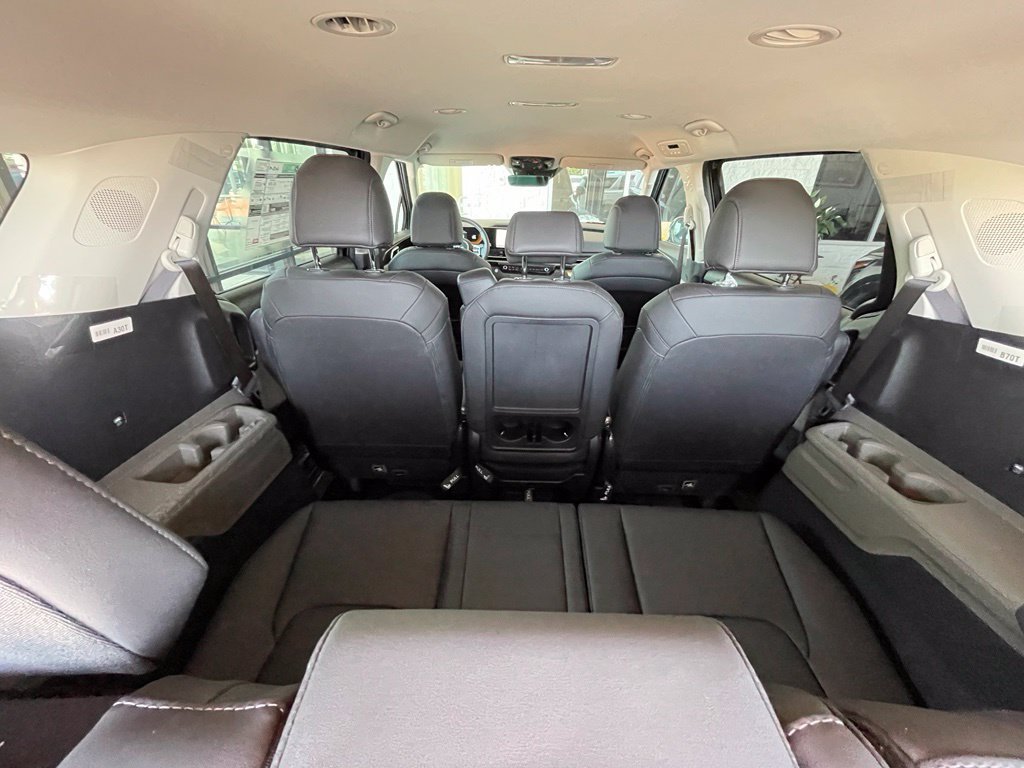 New 2026 Kia Carnival FWD image 25