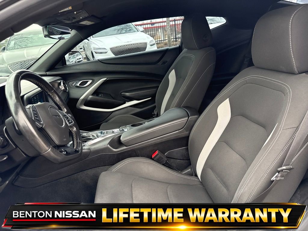 Used 2018 Chevrolet Camaro LT RWD image 10