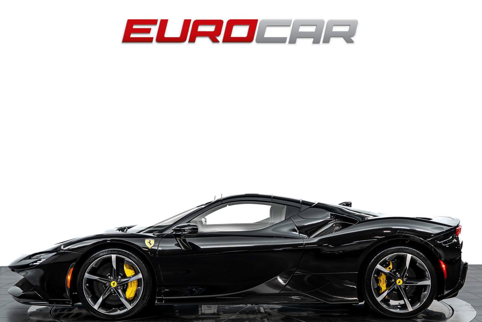 Used 2023 Ferrari SF90 Spider AWD/4WD image 3