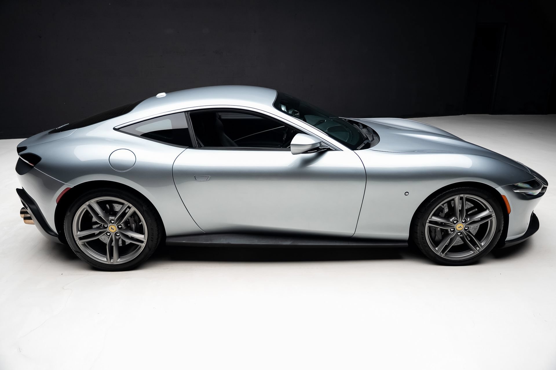 Used 2021 Ferrari Roma RWD image 36