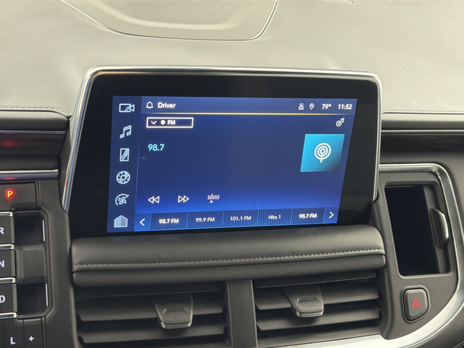 Used 2022 Chevrolet Tahoe Z71 w/ Luxury Package image 18