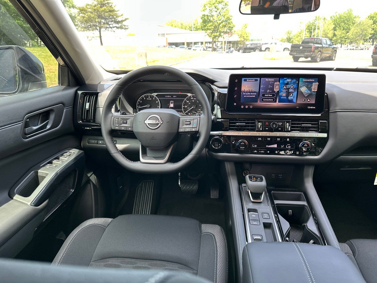 New 2026 Nissan Pathfinder SV w/ SV Premium Package FWD image 23
