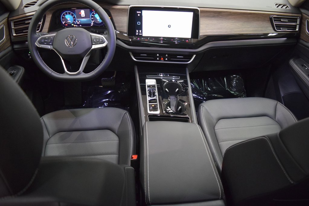 New 2026 Volkswagen Atlas SEL image 8