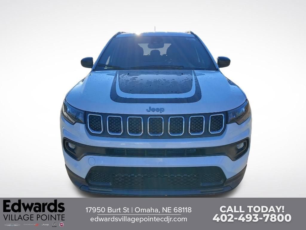 New 2023 Jeep Compass Latitude w/ Mopar Graphics Package AWD/4WD image 8