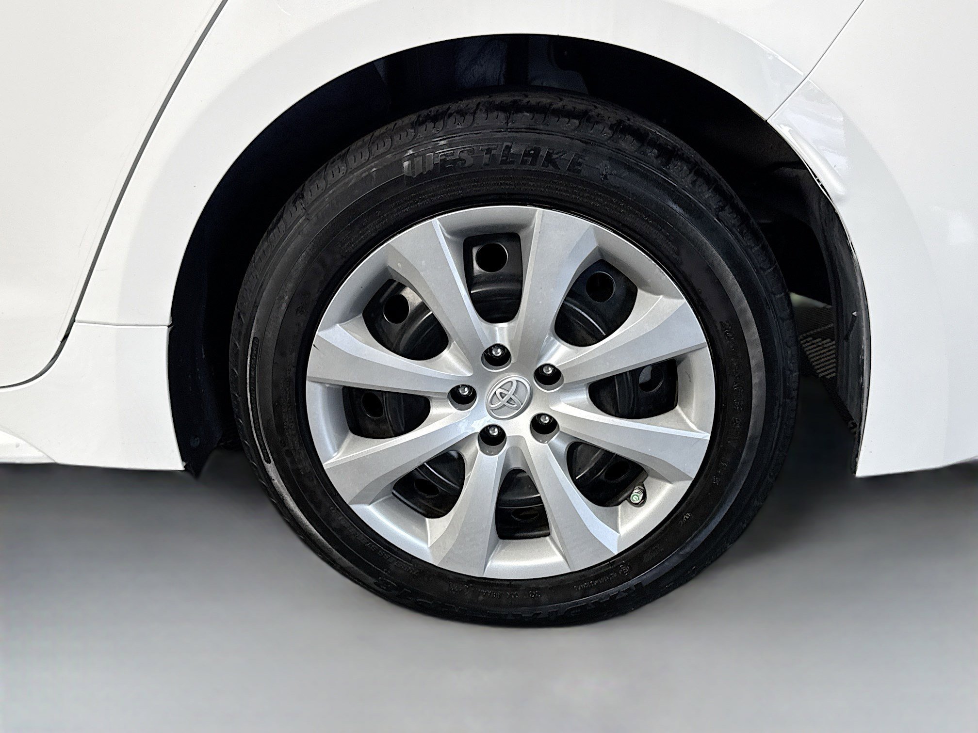 Used 2022 Toyota Corolla LE FWD image 36