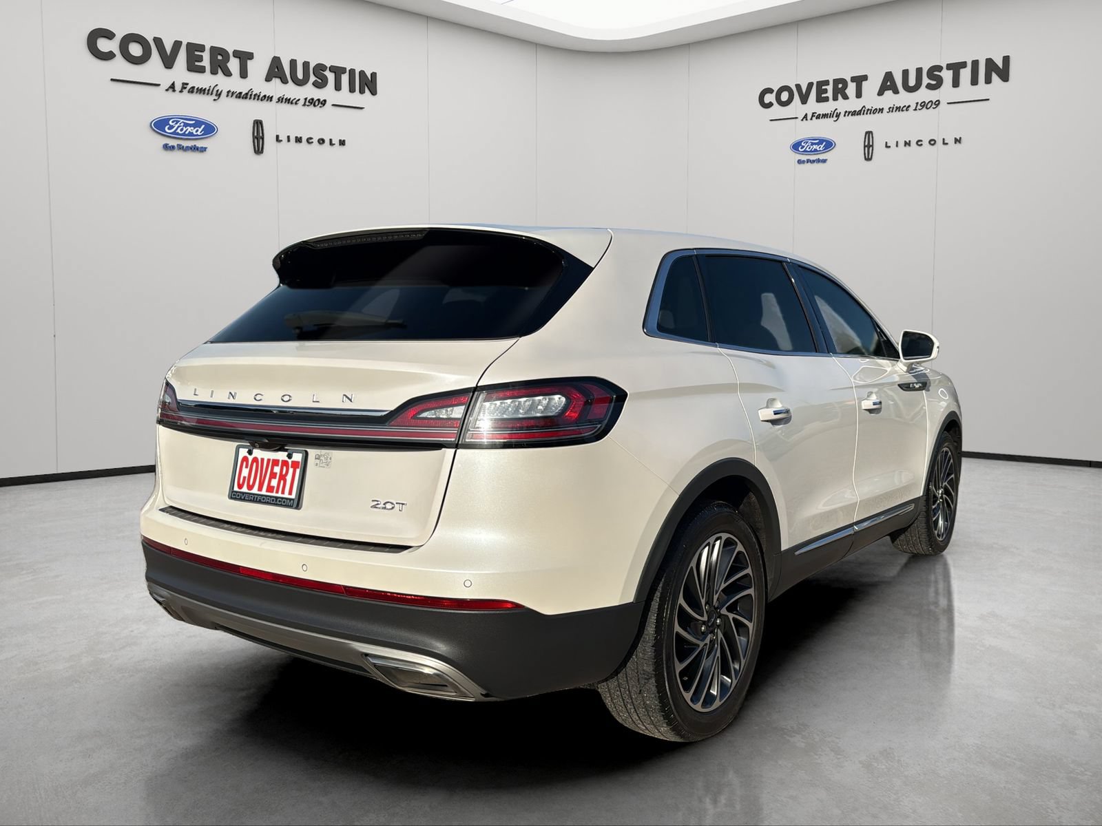 Used 2019 Lincoln Nautilus Reserve w/ Cargo Utility Package FWD image 5