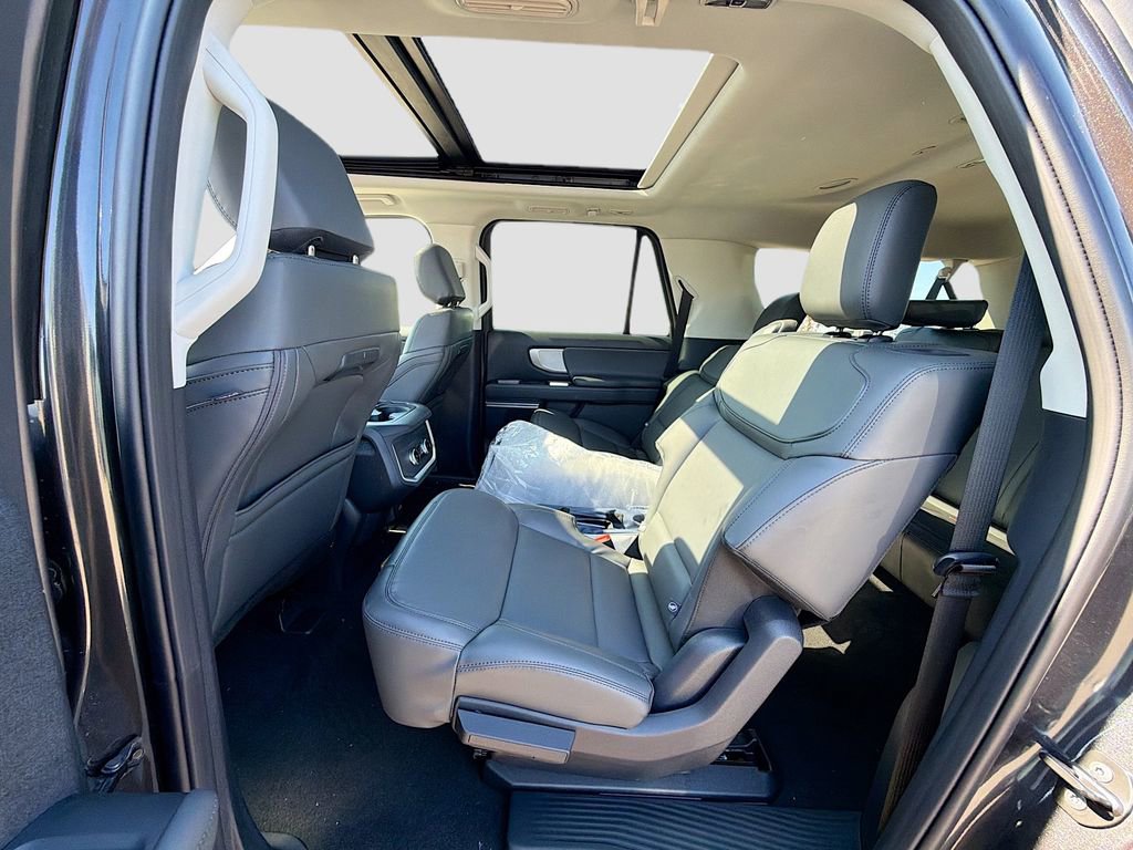 New 2026 Ford Expedition Max Active AWD/4WD image 9