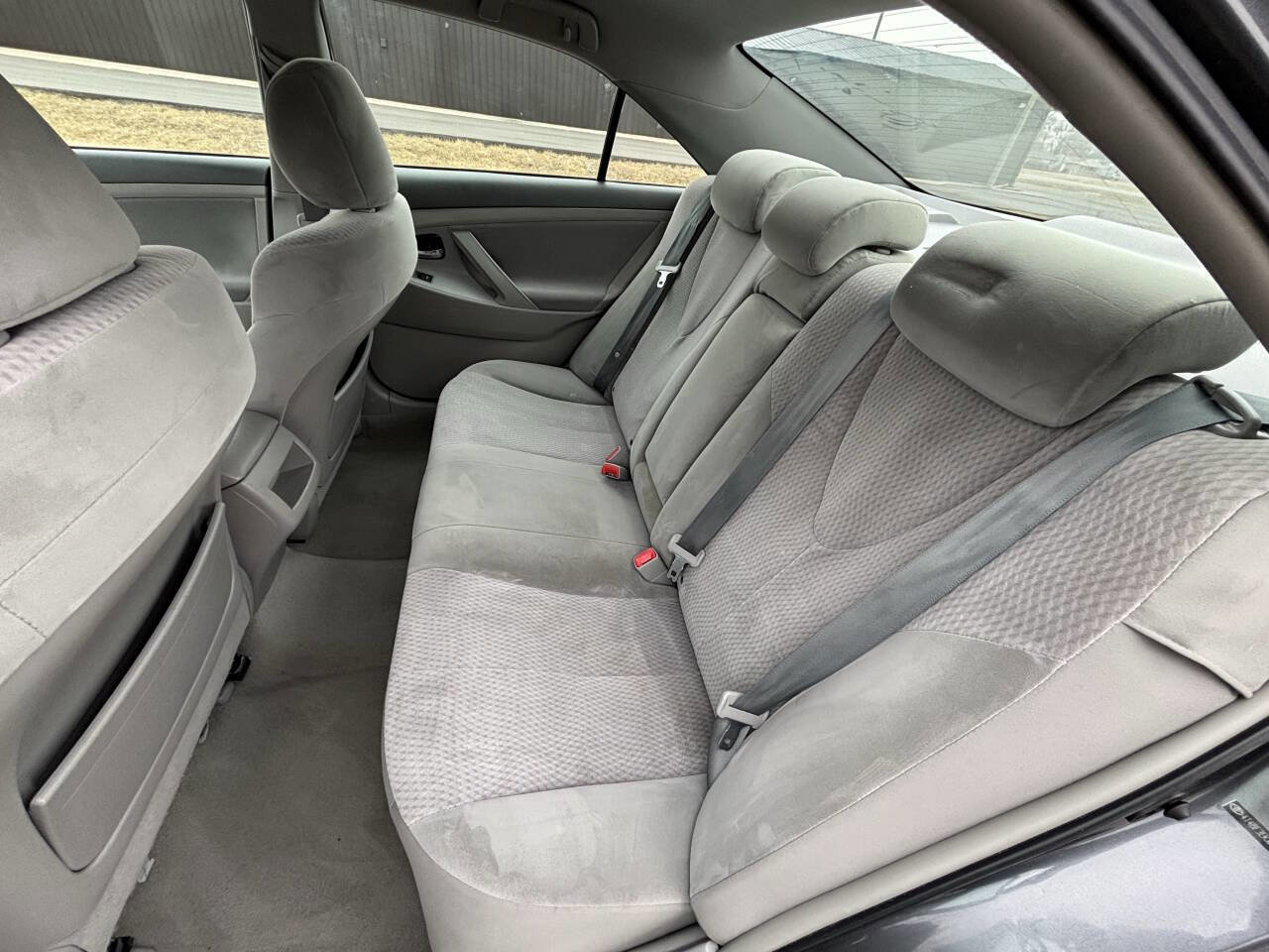 Used 2010 Toyota Camry LE image 10