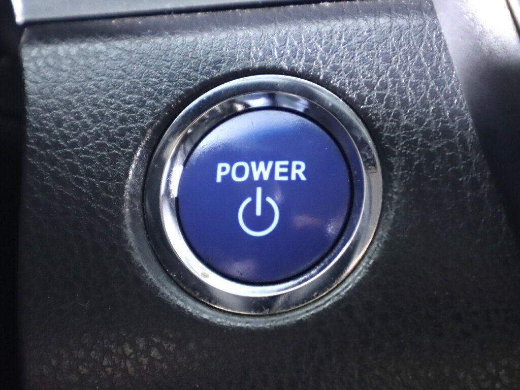 Used 2018 Toyota Camry SE w/ Audio Package FWD image 16