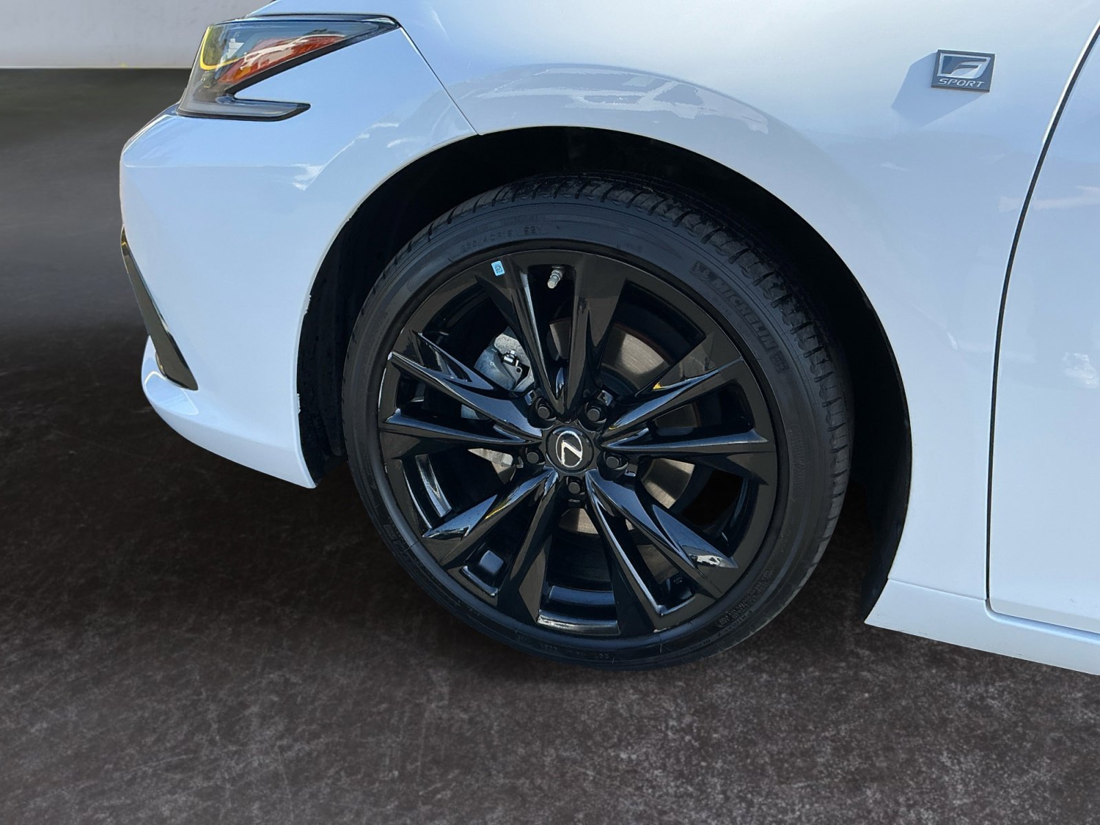 Used 2023 Lexus ES 300h F Sport FWD image 9