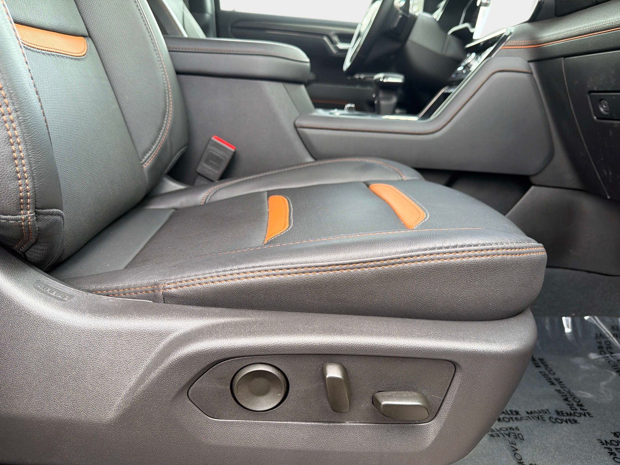 Used 2025 GMC Sierra 1500 AT4 w/ AT4 Premium Package AWD/4WD image 16