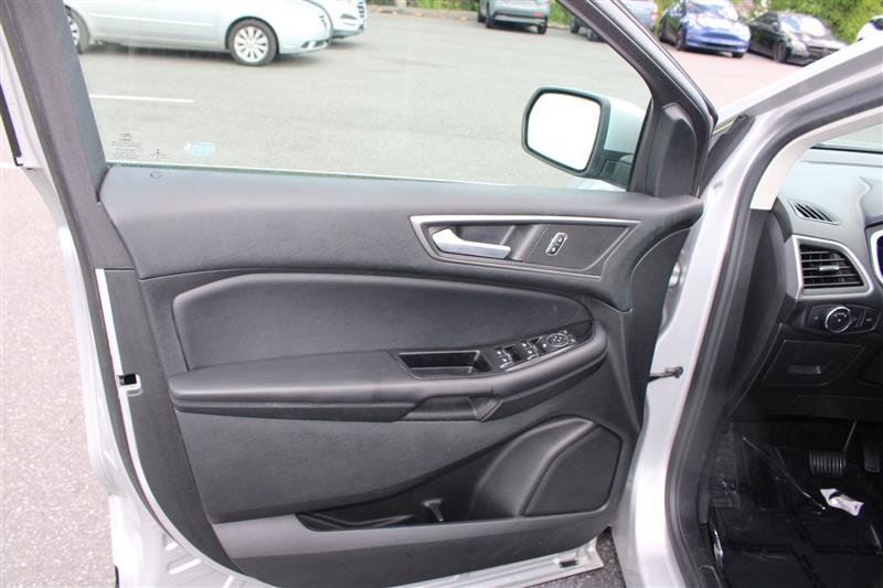 Used 2016 Ford Edge SEL w/ Equipment Group 201A FWD image 11