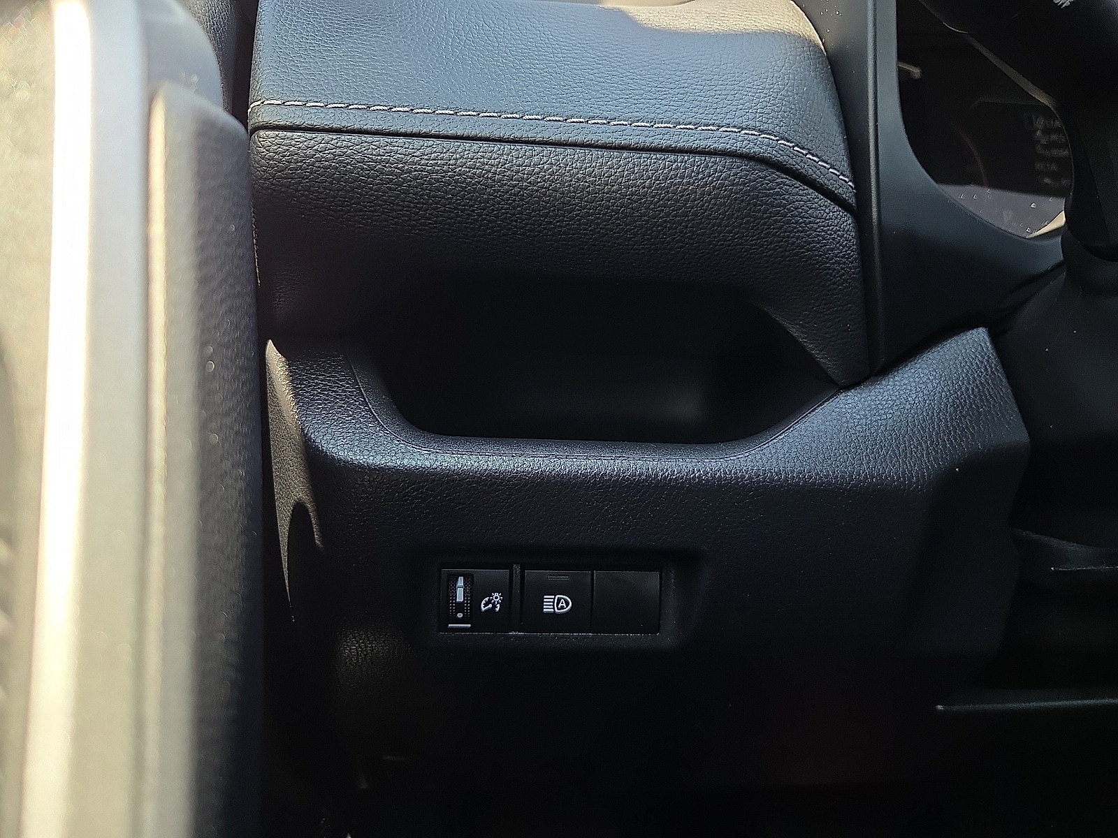 Used 2025 Toyota RAV4 XLE AWD/4WD image 20