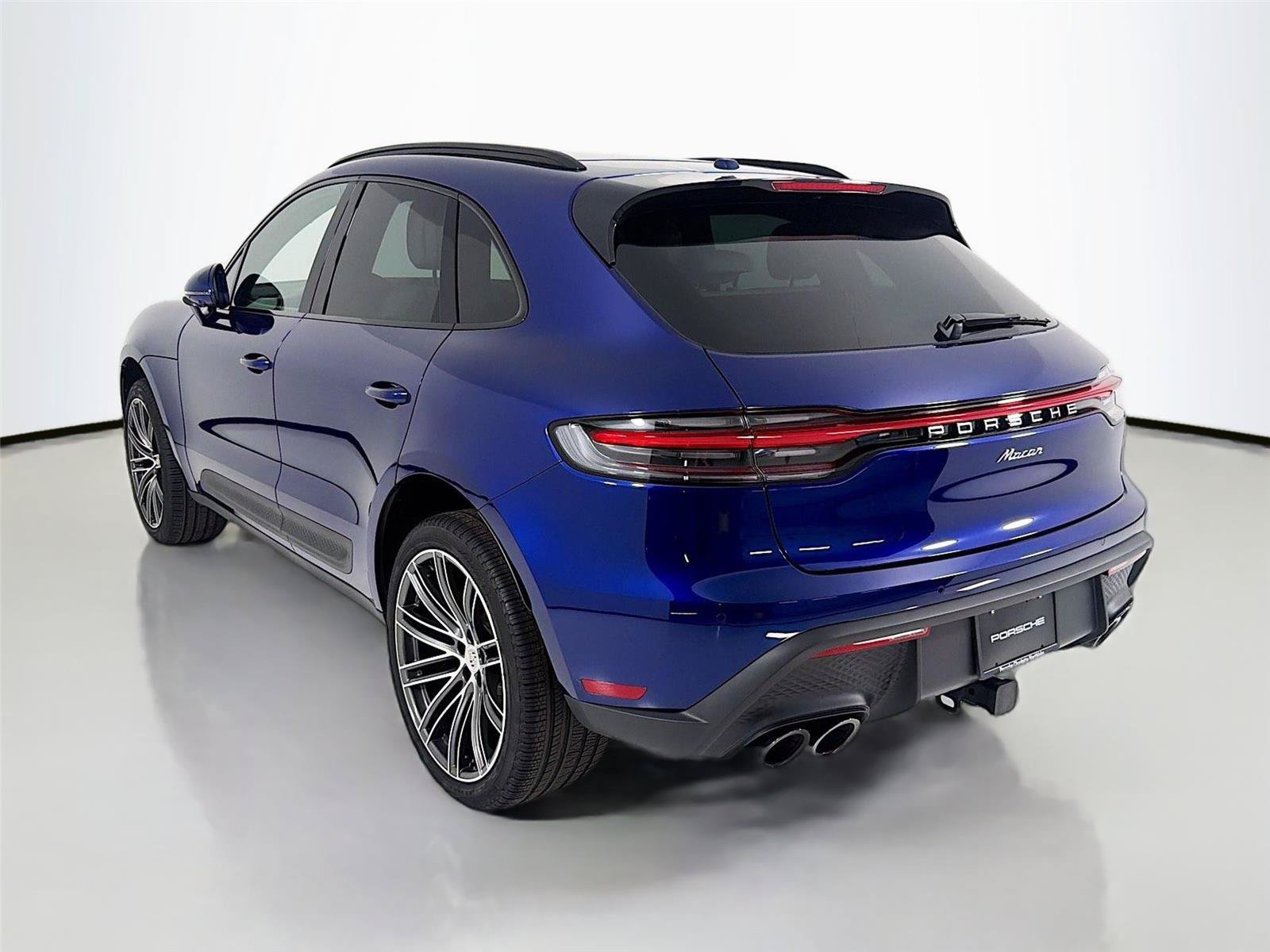 Certified 2026 Porsche Macan Turbo AWD/4WD image 3