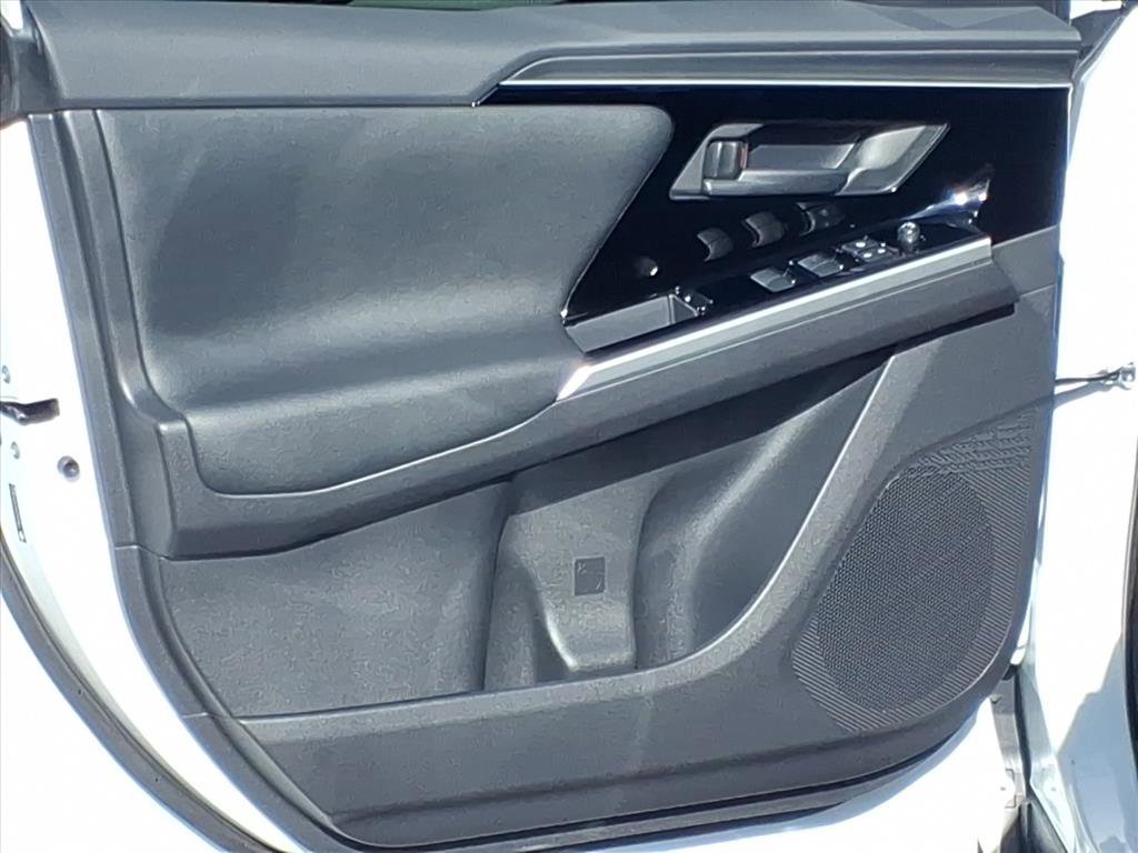 Certified 2025 Toyota bZ4X FWD image 17