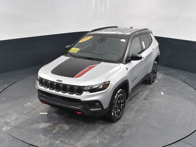 Used 2024 Jeep Compass Trailhawk image 35