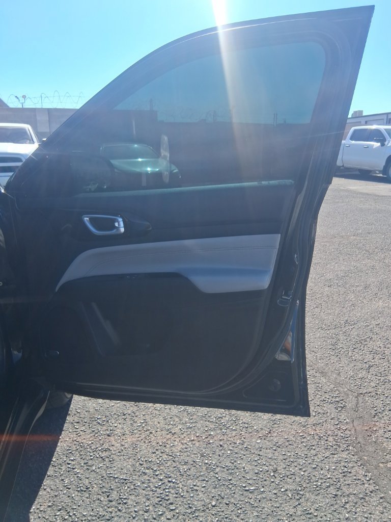 Used 2022 Jeep Compass Limited w/ Sun and Sound Group AWD/4WD image 11