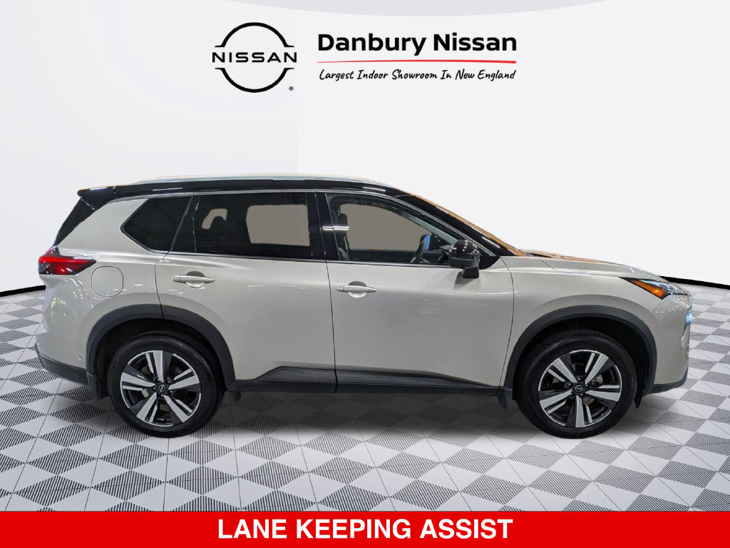 Certified 2025 Nissan Rogue SL w/ SL Premium Package AWD/4WD image 2