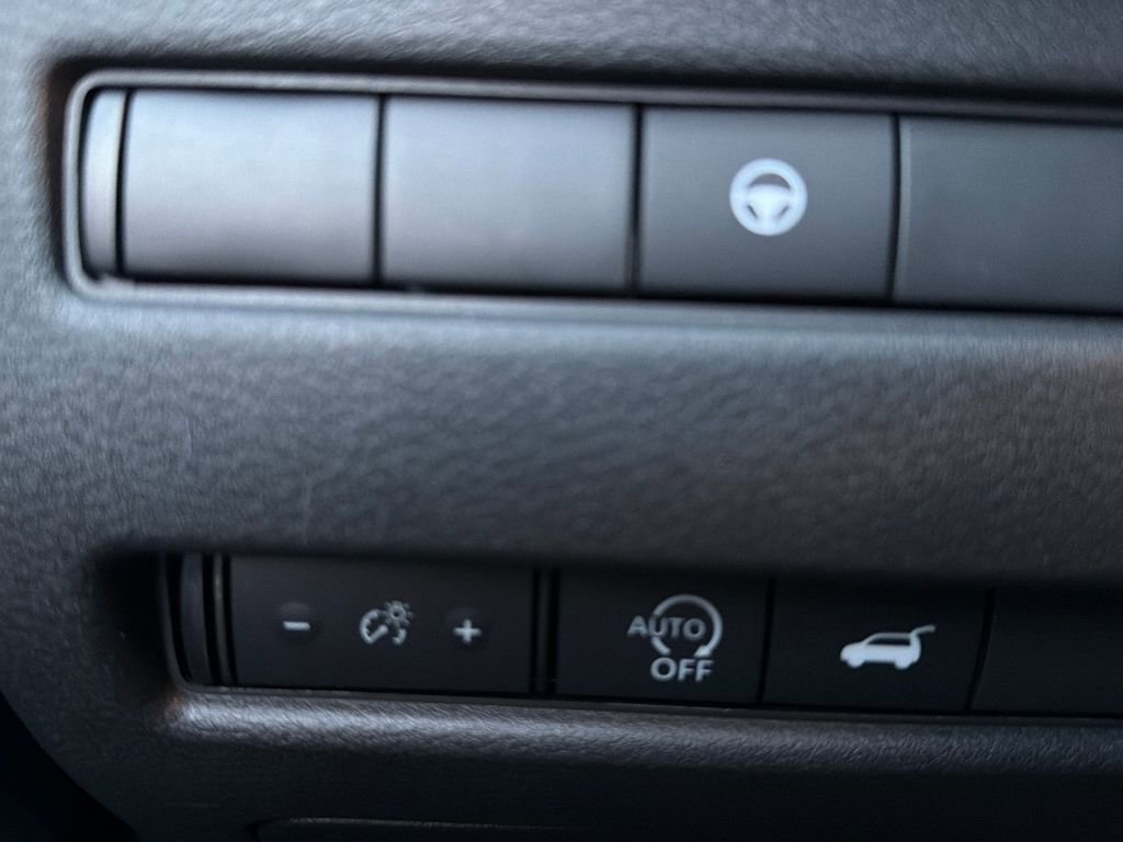 Used 2023 Nissan Rogue SV w/ SV Premium B Package image 50