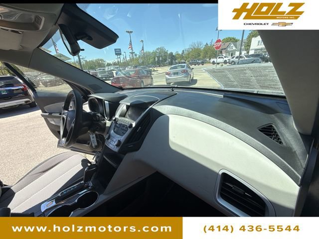 Used 2017 Chevrolet Equinox LS AWD/4WD image 26