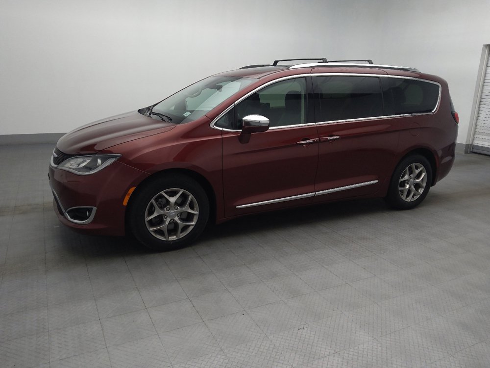 Used 2018 Chrysler Pacifica Limited FWD image 2