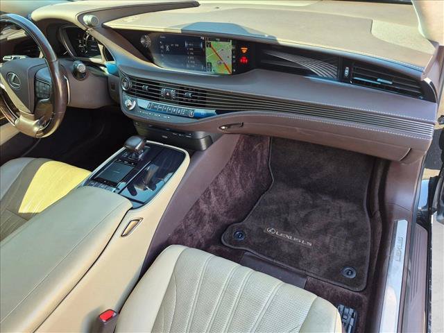 Used 2018 Lexus LS 500 w/ Interior Upgrade Package RWD image 18