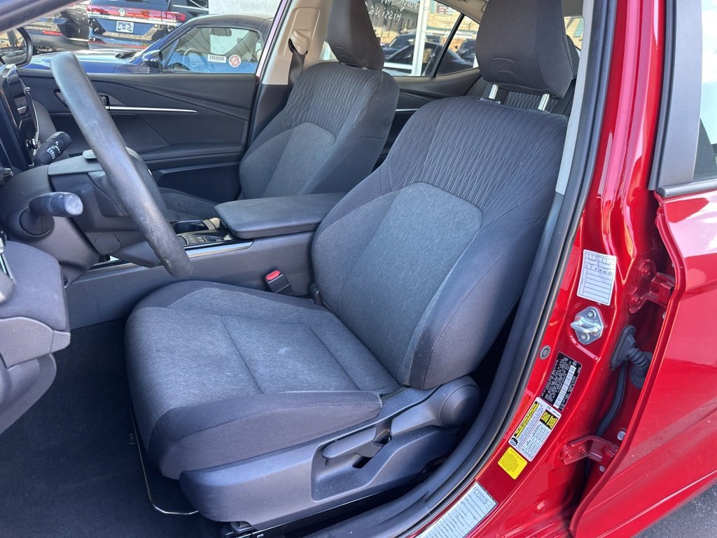 Used 2025 Toyota Camry LE image 17