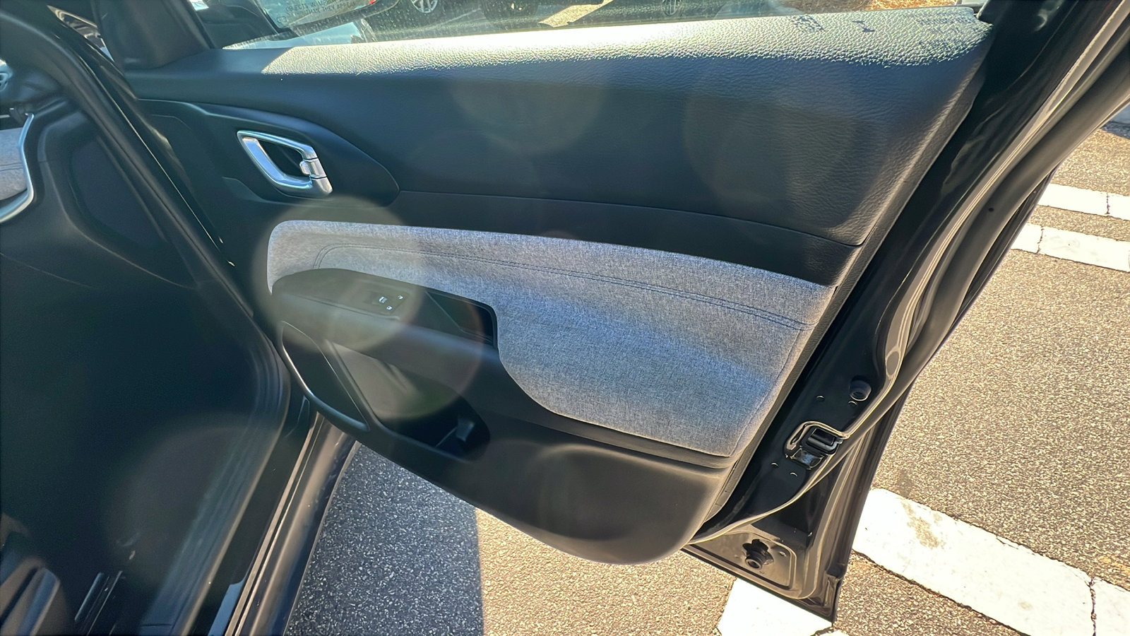 Used 2024 Jeep Compass Latitude image 18