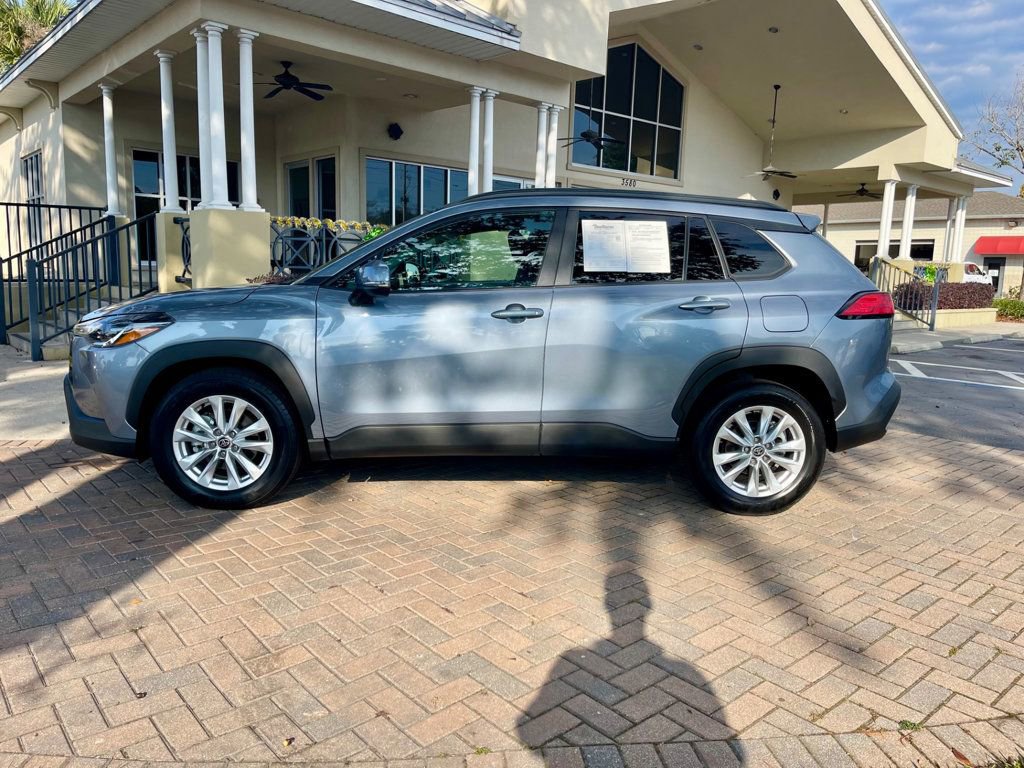 Used 2023 Toyota Corolla Cross LE image 2