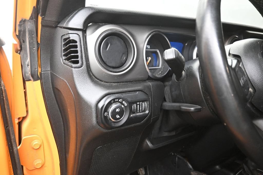 Used 2021 Jeep Gladiator Sport AWD/4WD image 13