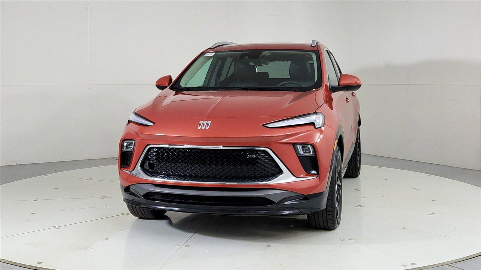 Used 2024 Buick Encore GX Sport Touring w/ Comfort Package image 2