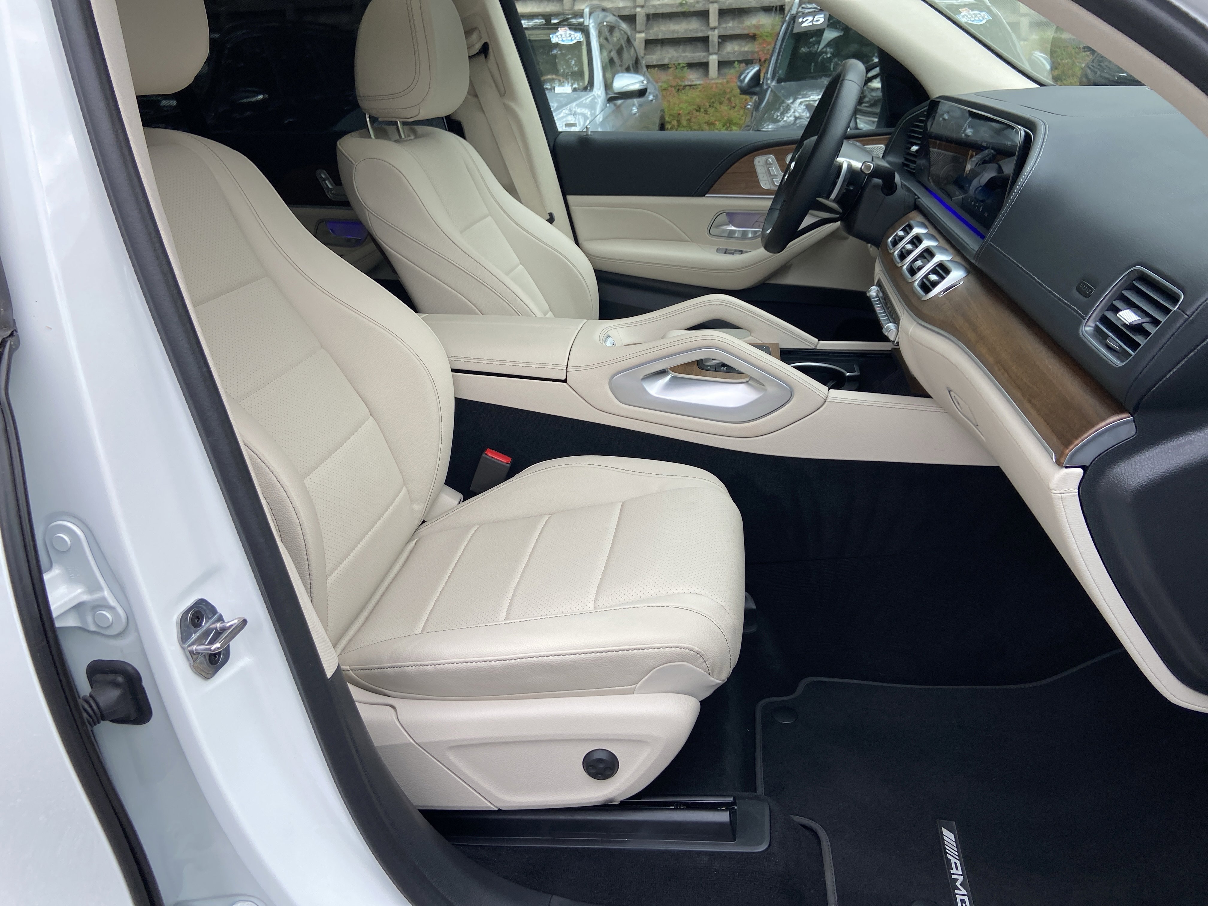 Certified 2025 Mercedes-Benz GLS 450 4MATIC image 54