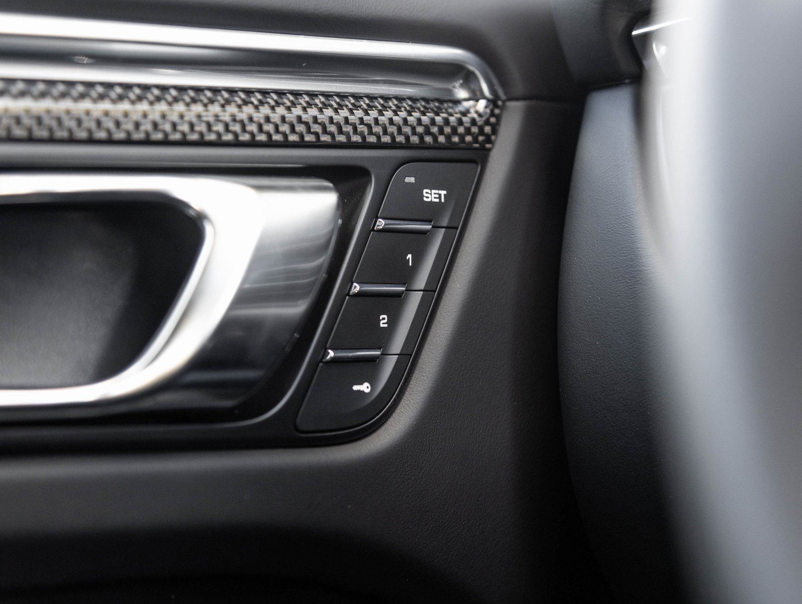 New 2026 Porsche Macan GTS image 18