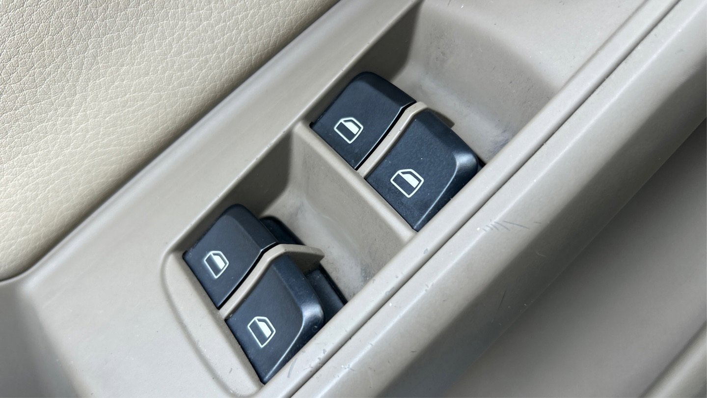 Used 2012 Audi A5 2.0T Premium Plus image 33