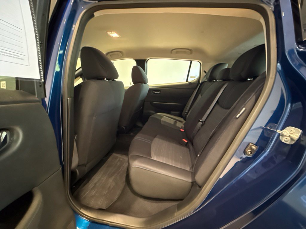 Used 2022 Nissan Leaf SV FWD image 17