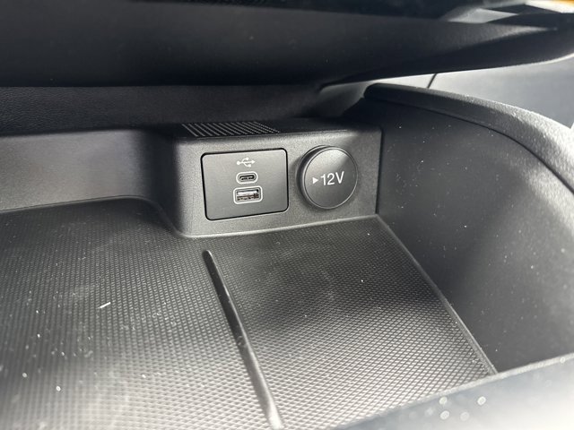 New 2025 Ford Escape ST-Line w/ Tech Pack #1 AWD/4WD image 40