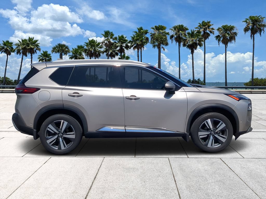Used 2023 Nissan Rogue Platinum w/ Platinum Premium Package FWD image 3