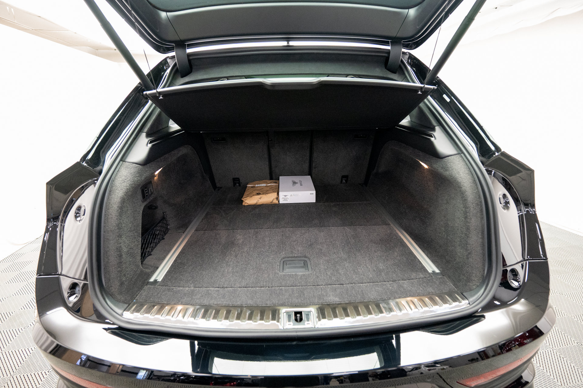 New 2027 Bentley Bentayga AWD/4WD image 47