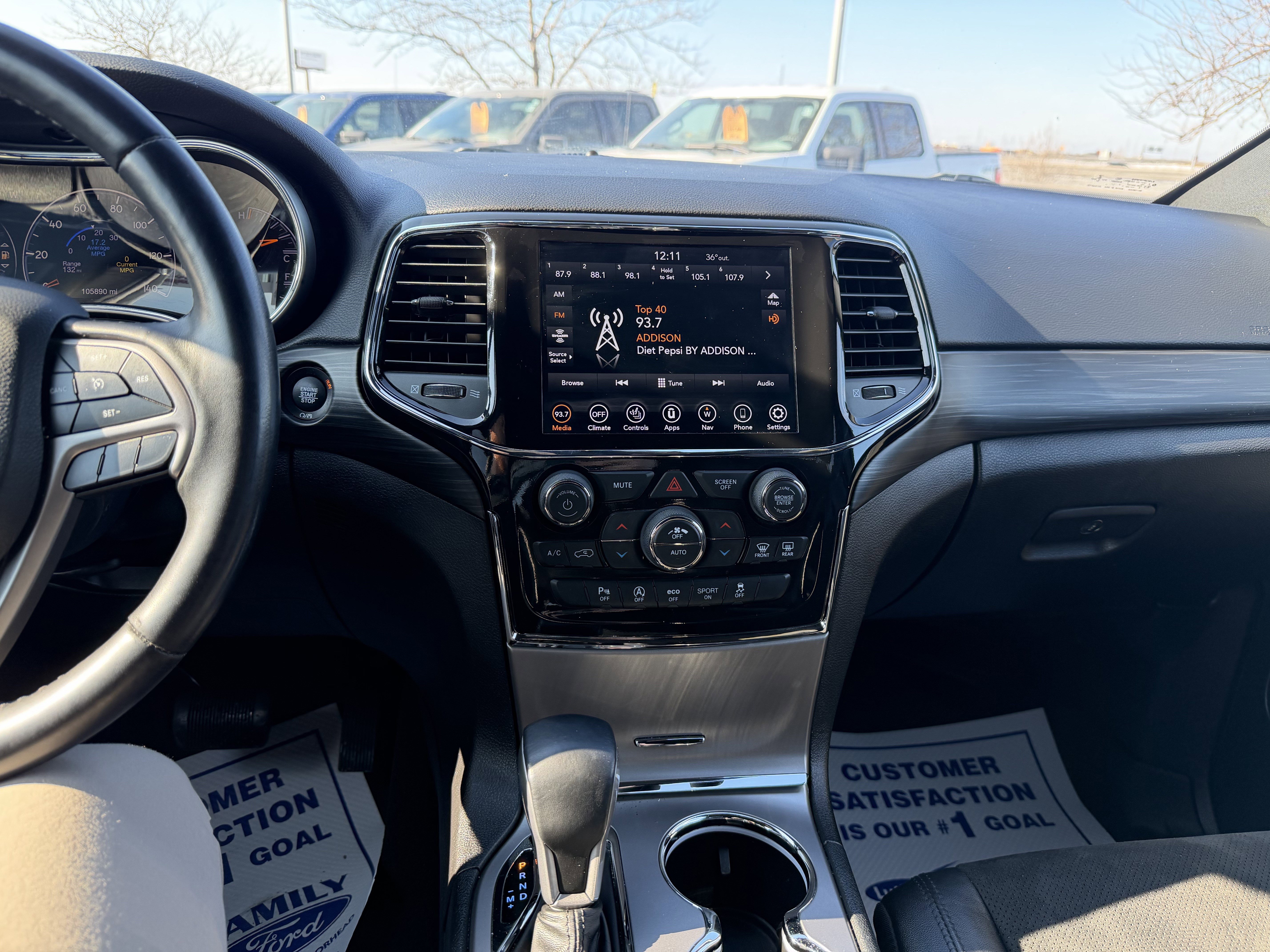 Used 2022 Jeep Grand Cherokee Laredo X image 10