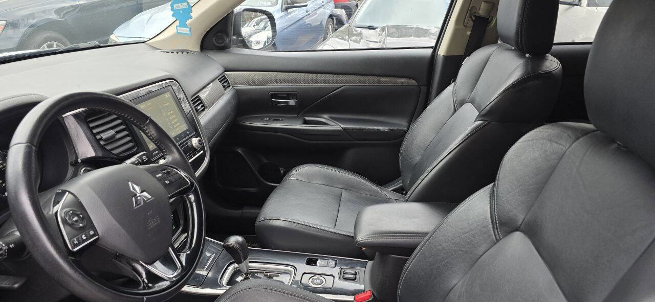 Used 2020 Mitsubishi Outlander SEL image 17