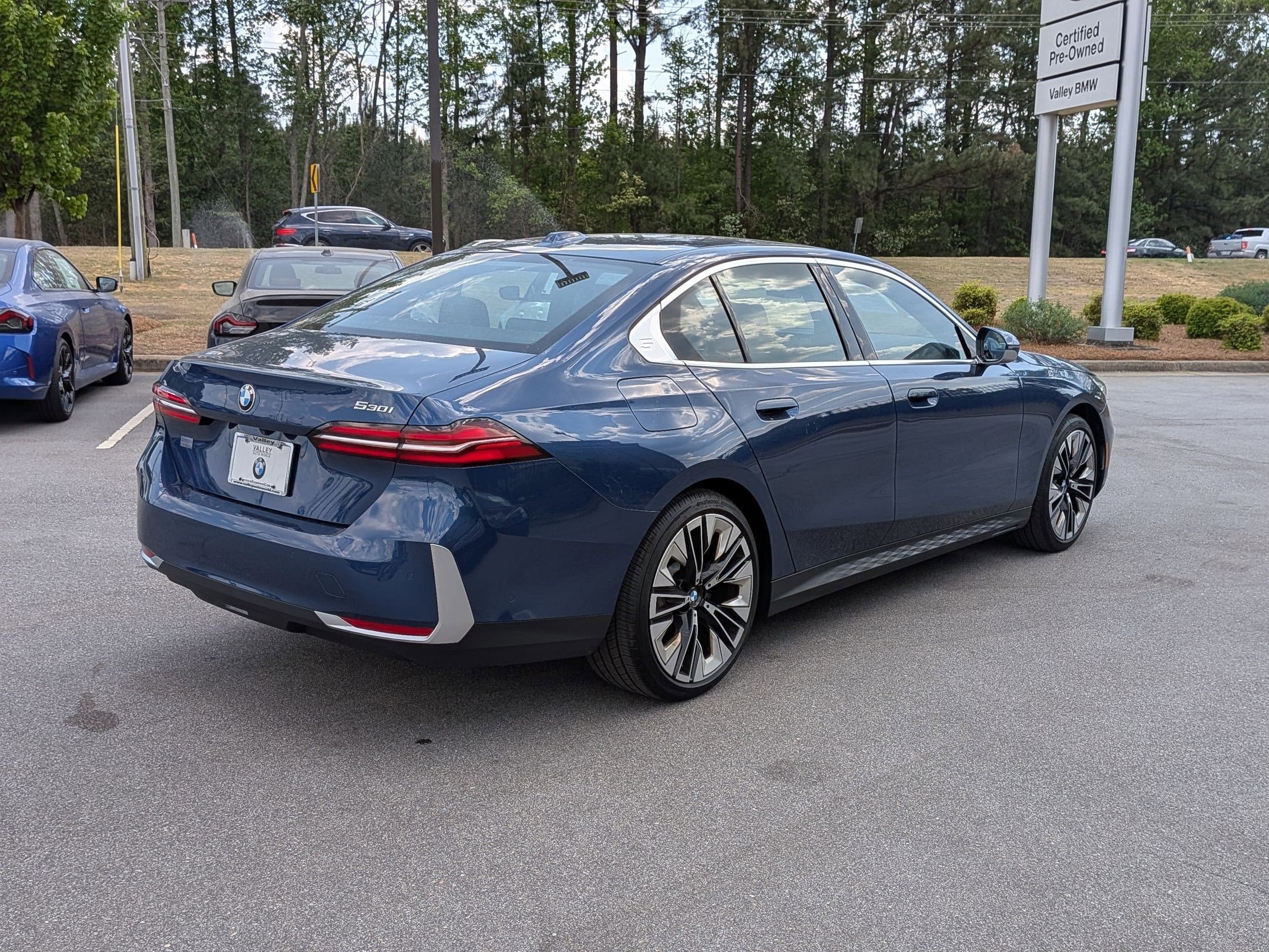 Used 2025 BMW 530i RWD image 3