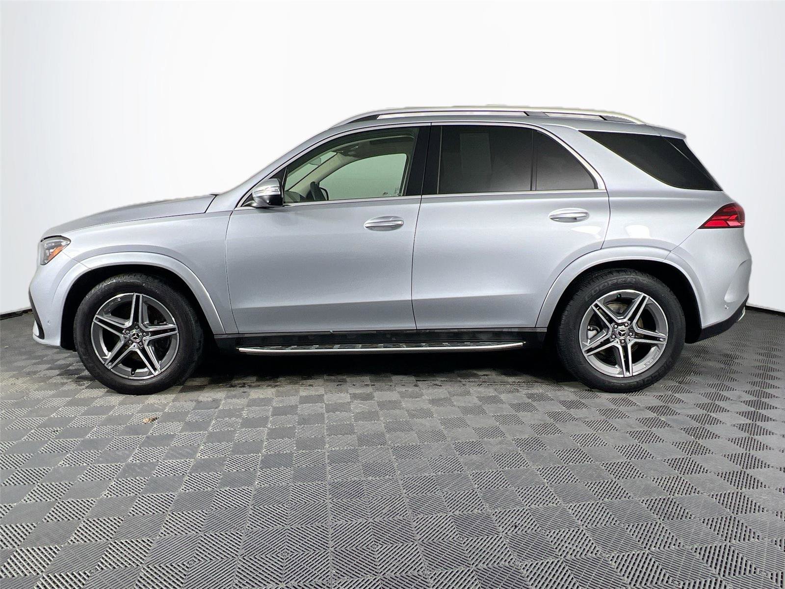 Certified 2025 Mercedes-Benz GLE 350 4MATIC image 3
