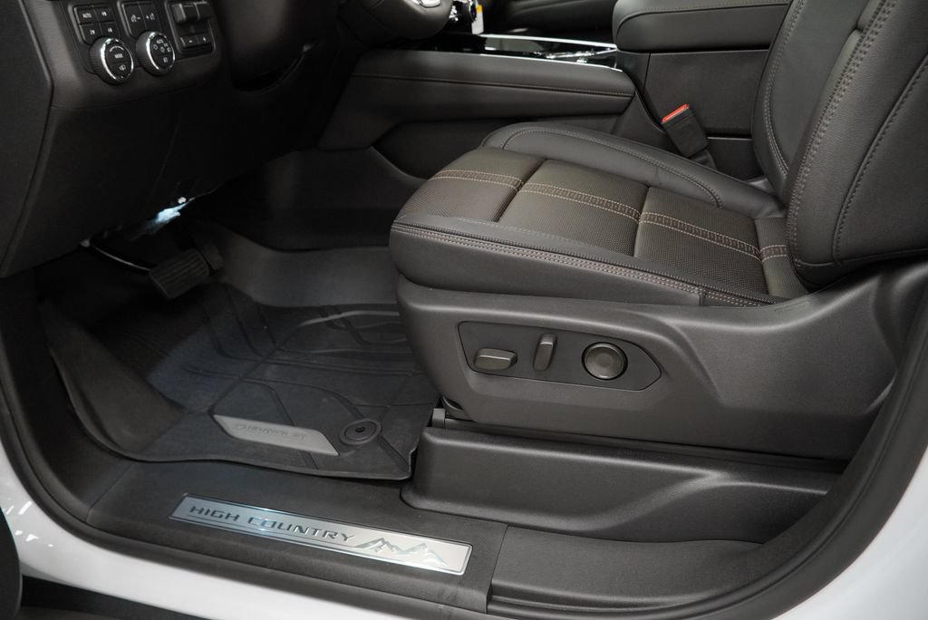 New 2026 Chevrolet Tahoe High Country AWD/4WD image 26