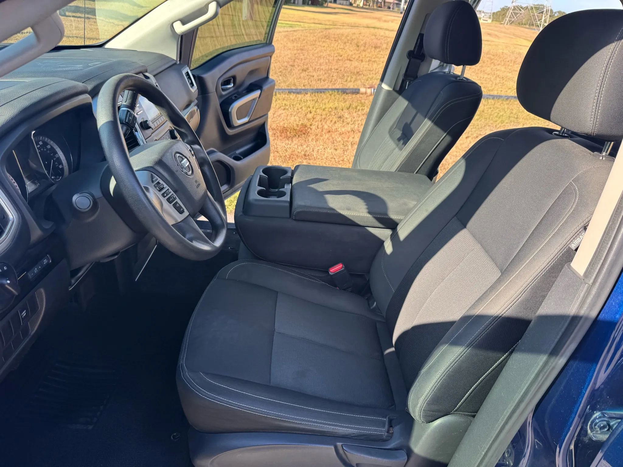 Used 2018 Nissan Titan SV image 13