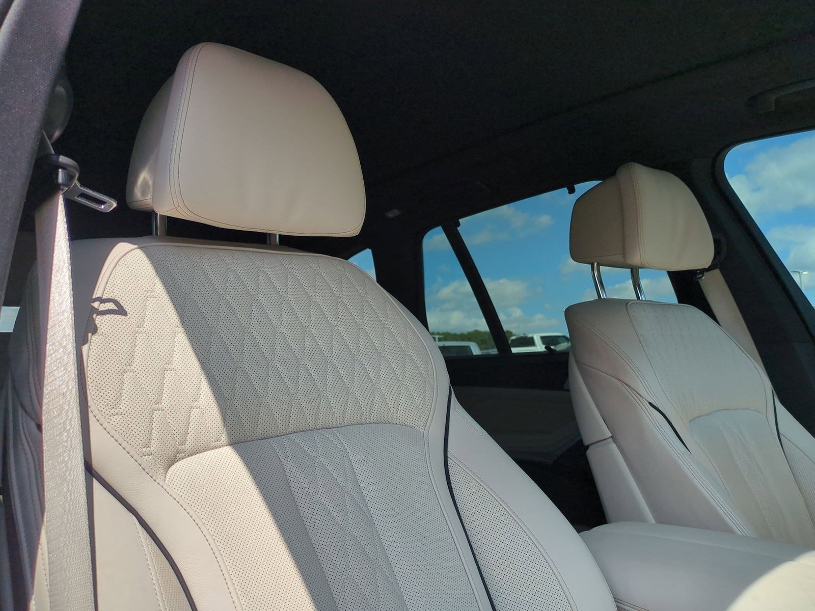 Certified 2024 BMW X5 xDrive50e w/ Premium Package image 34